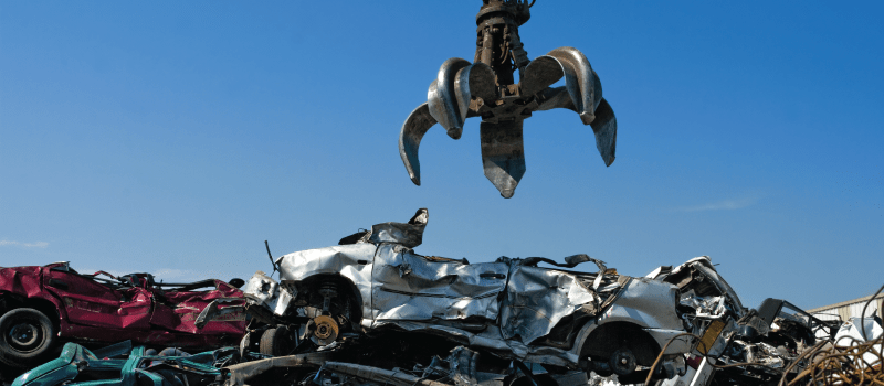 crane scrap cars