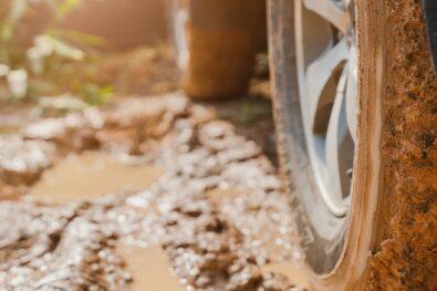 car-stuck-in-the-mud