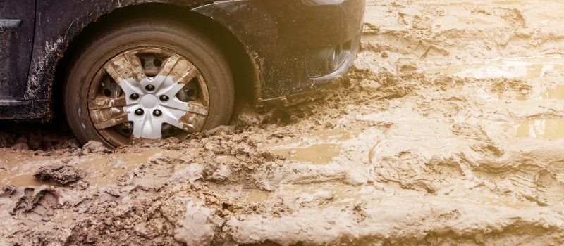 car-stuck-in-the-mud